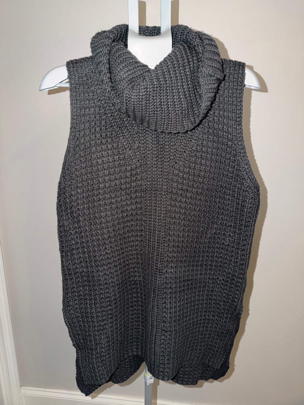 Missguided Dark Charcoal Cable Knit Sweater Vest